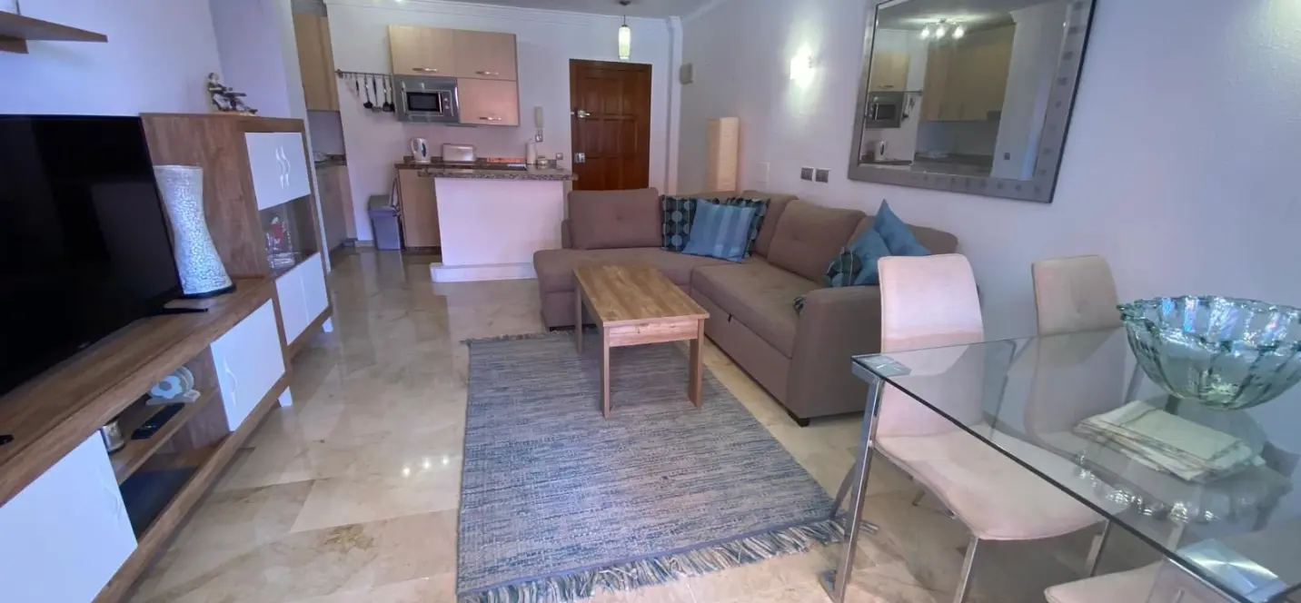 Venta de apartamento en planta media en Fuengirola 2