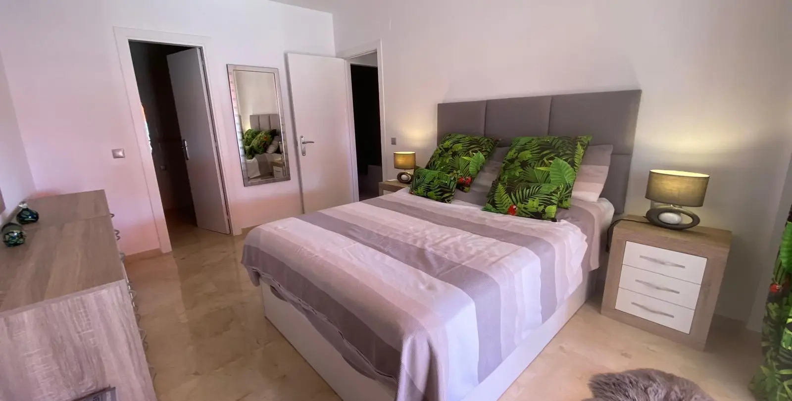 Venta de apartamento en planta media en Fuengirola 5
