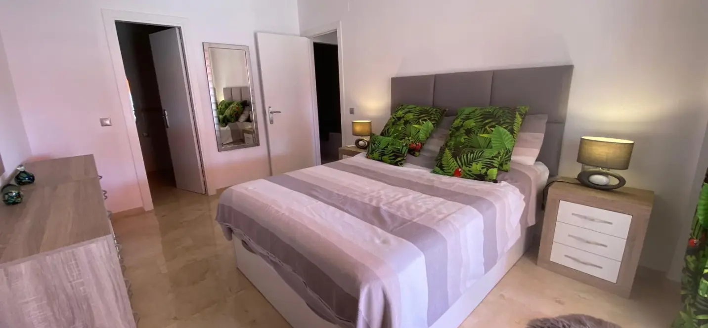 Venta de apartamento en planta media en Fuengirola 4