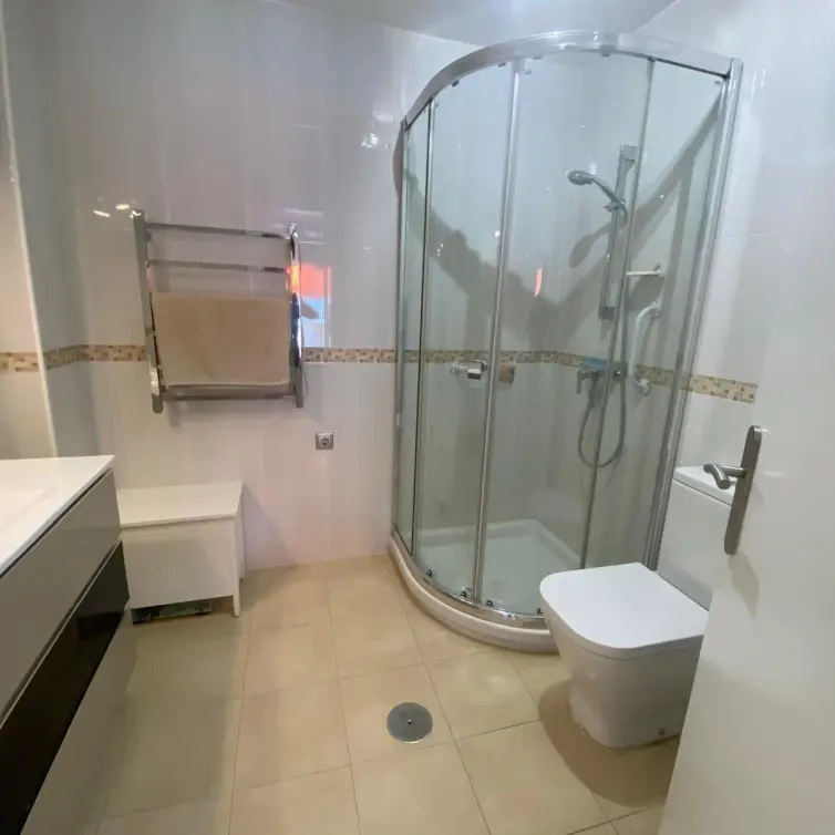 Venta de apartamento en planta media en Fuengirola