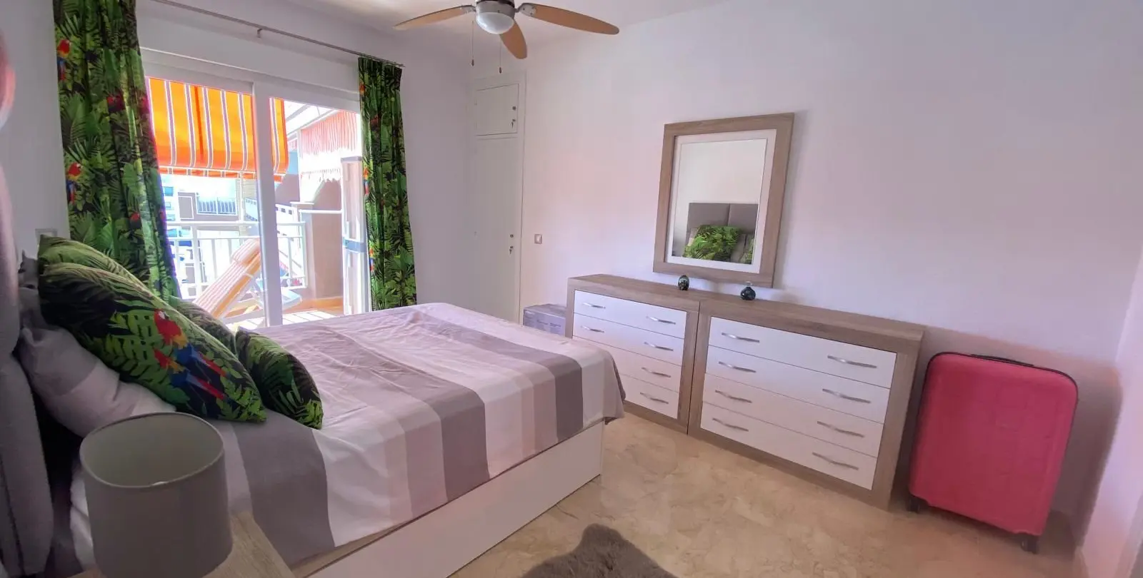 Venta de apartamento en planta media en Fuengirola 15