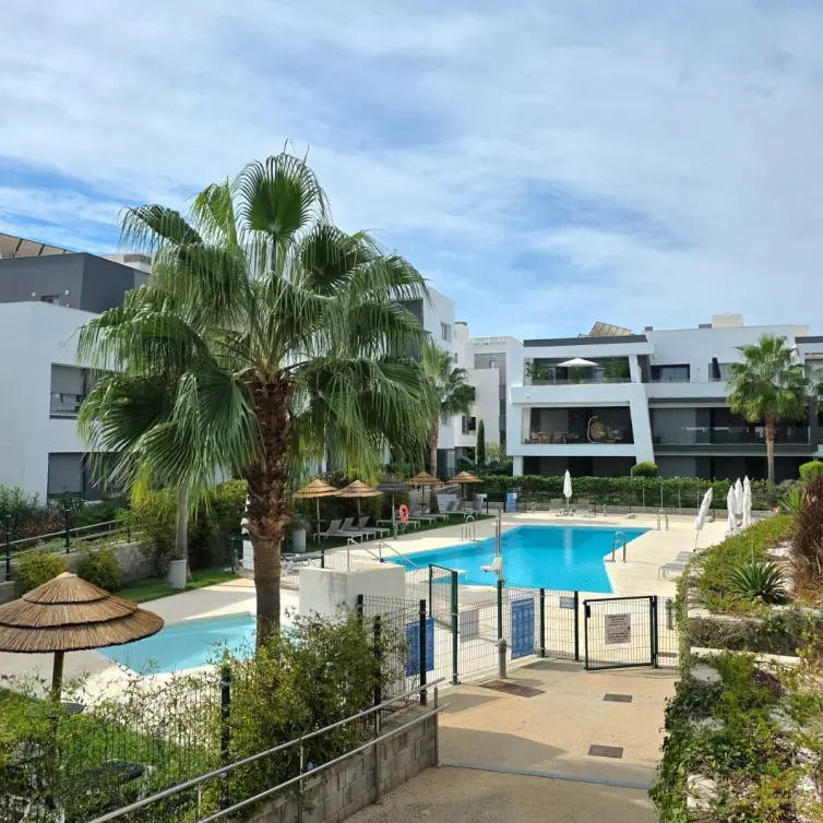 Venta de apartamento en planta baja en Selwo