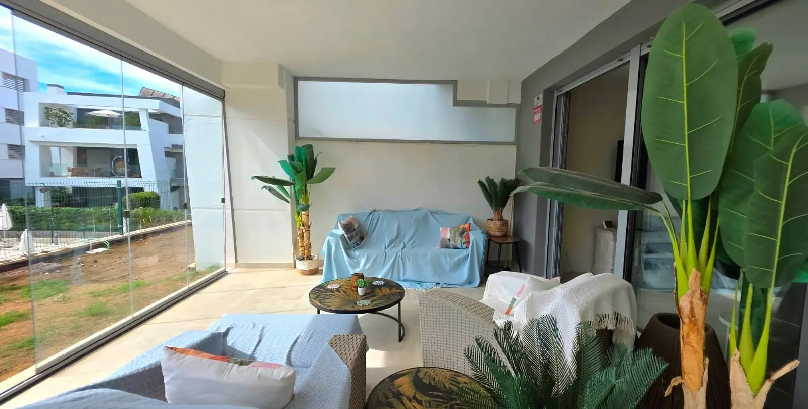 Venta de apartamento en planta baja en Selwo 10