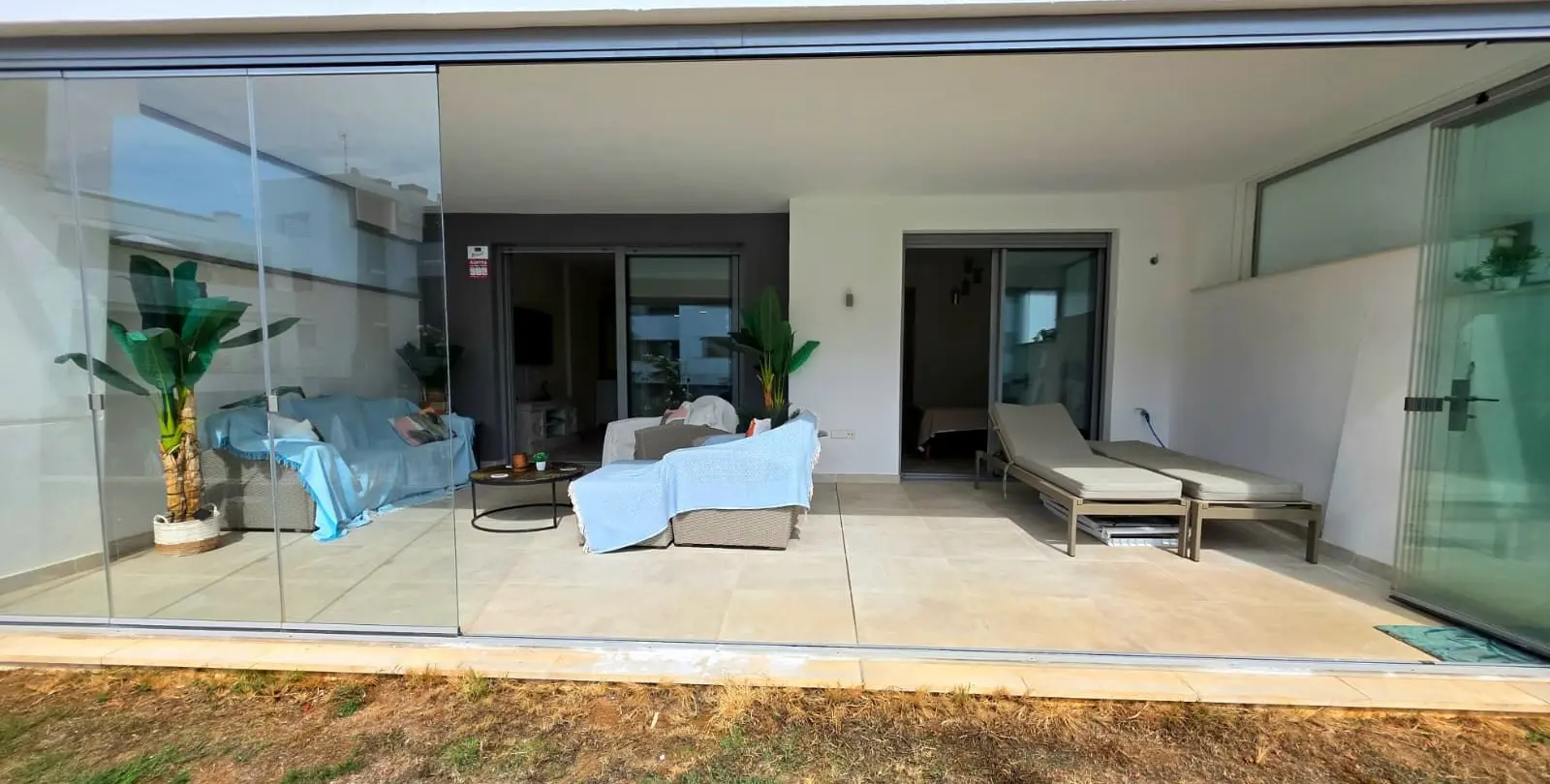 Venta de apartamento en planta baja en Selwo 11