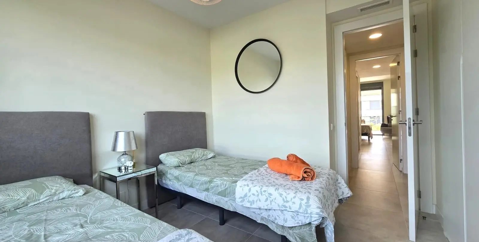 Venta de apartamento en planta baja en Selwo 19