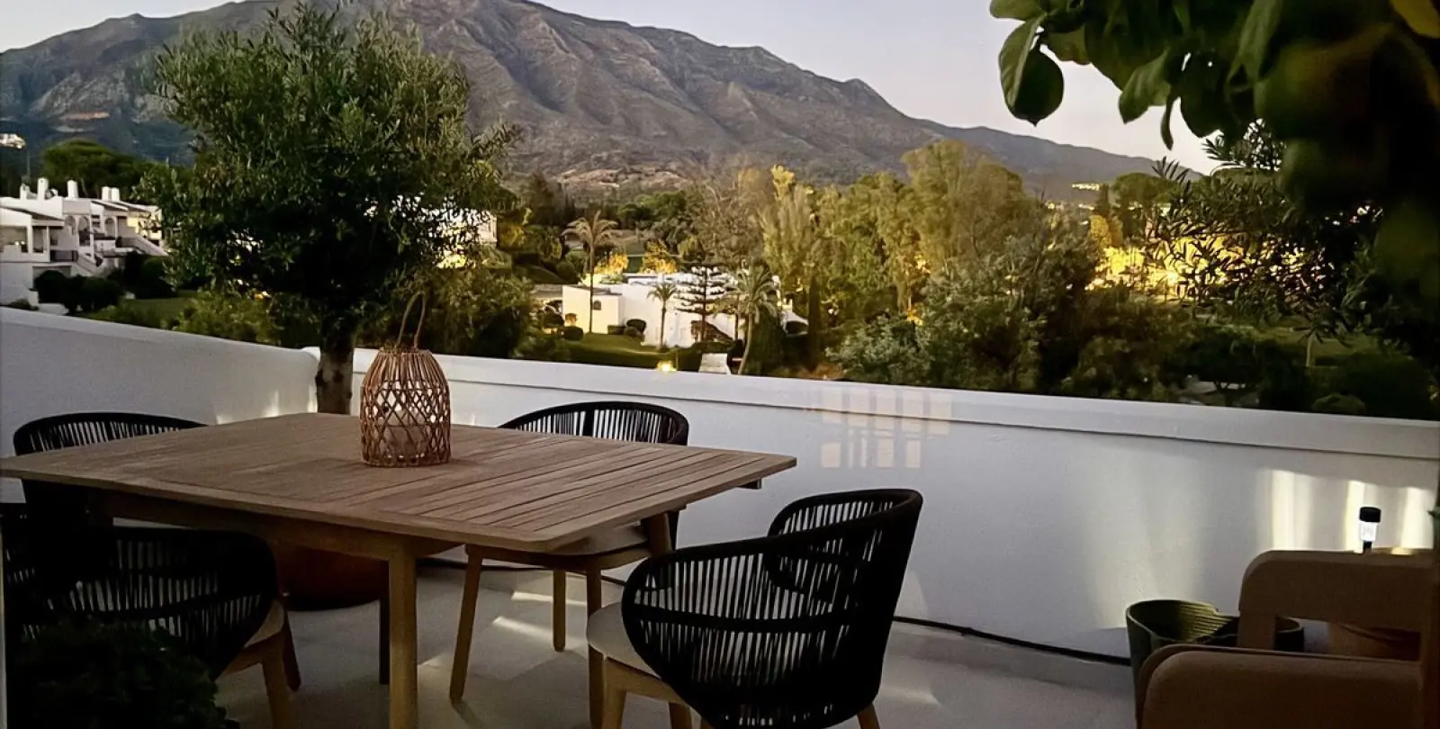 Sale of penthouse in Nueva Andalucía 10