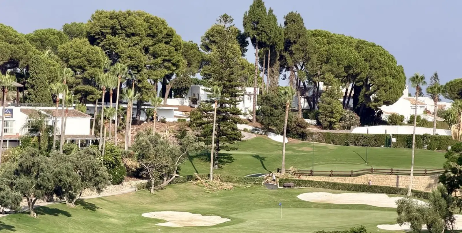 Sale of penthouse in Nueva Andalucía 13