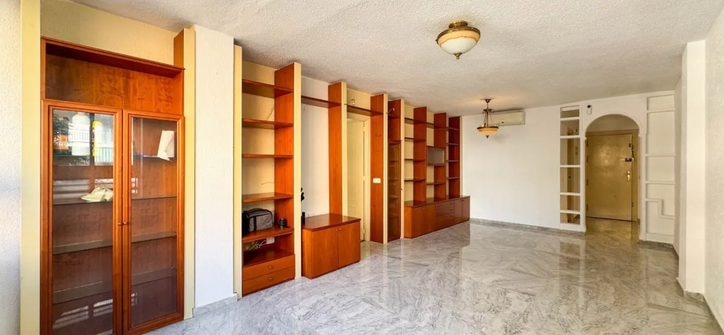 Venta de apartamento en planta media en Marbella 4