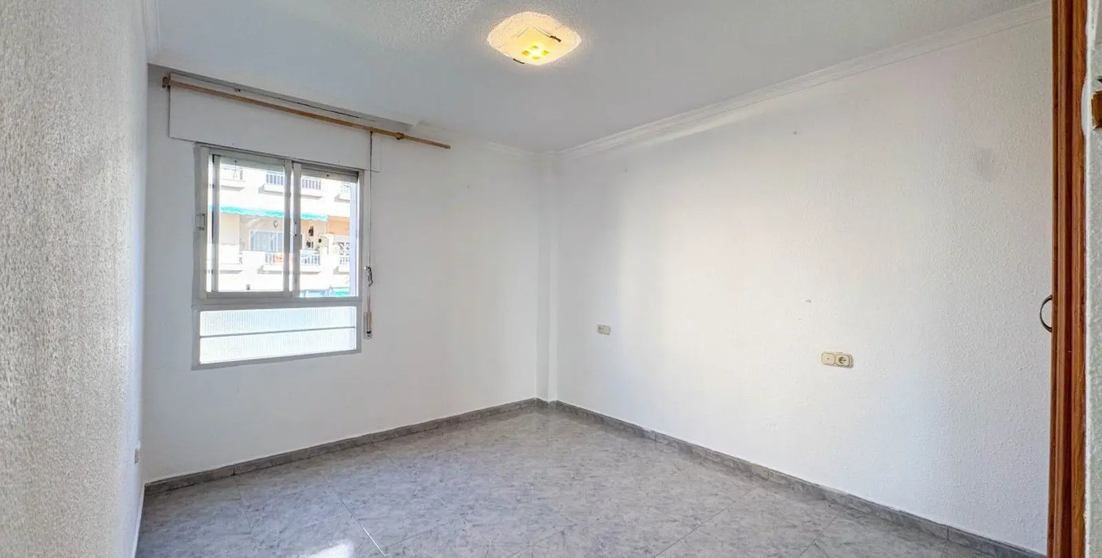 Venta de apartamento en planta media en Marbella 14