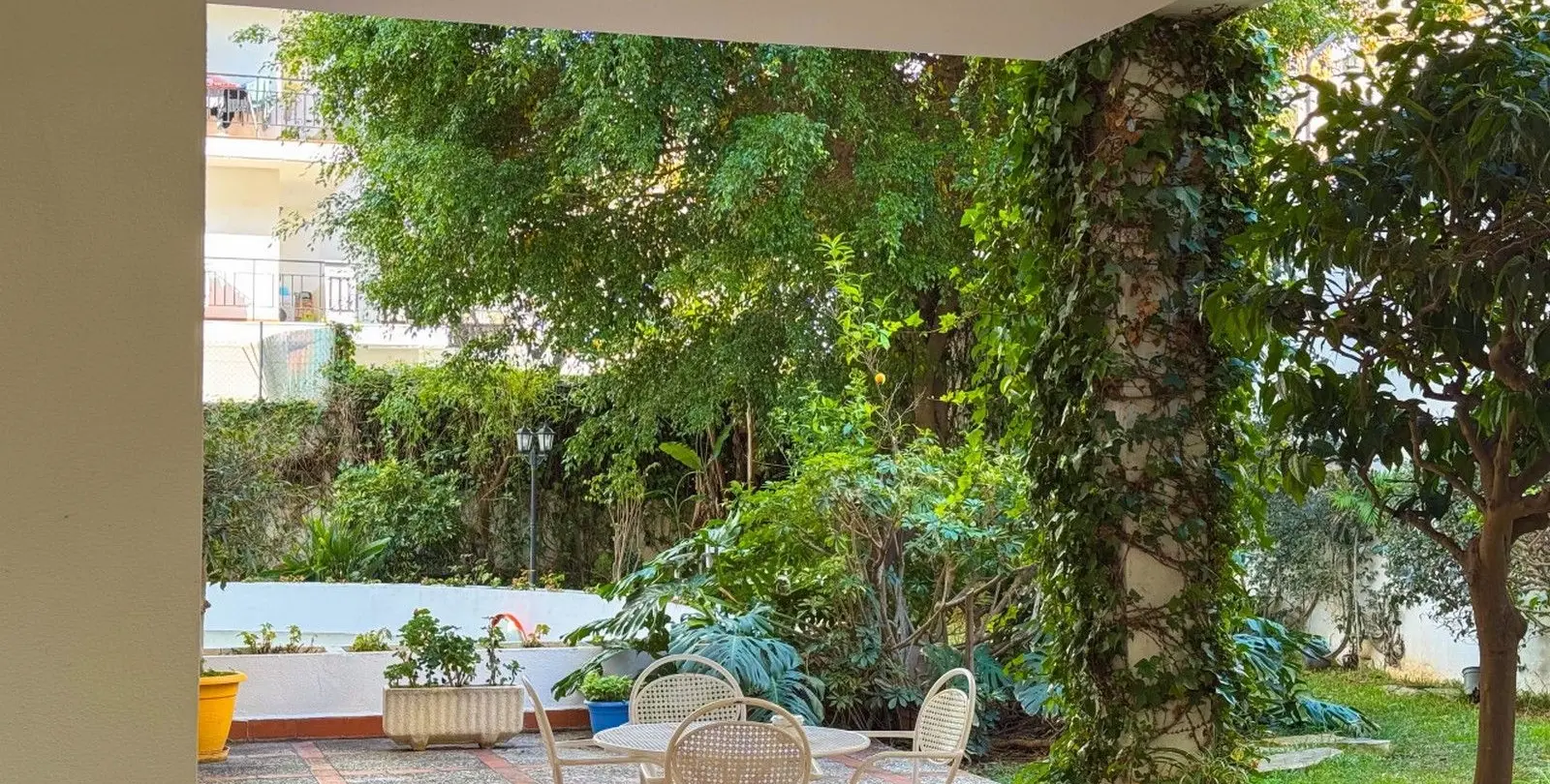 Venta de apartamento en planta media en Marbella 22