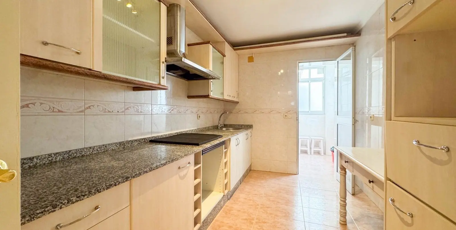 Venta de apartamento en planta media en Marbella 25