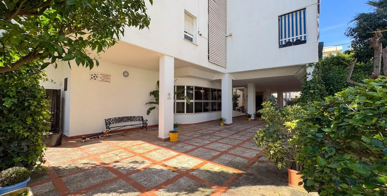 Venta de apartamento en planta media en Marbella 26