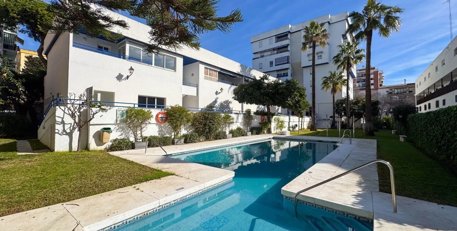 Venta de apartamento en planta media en Marbella 30