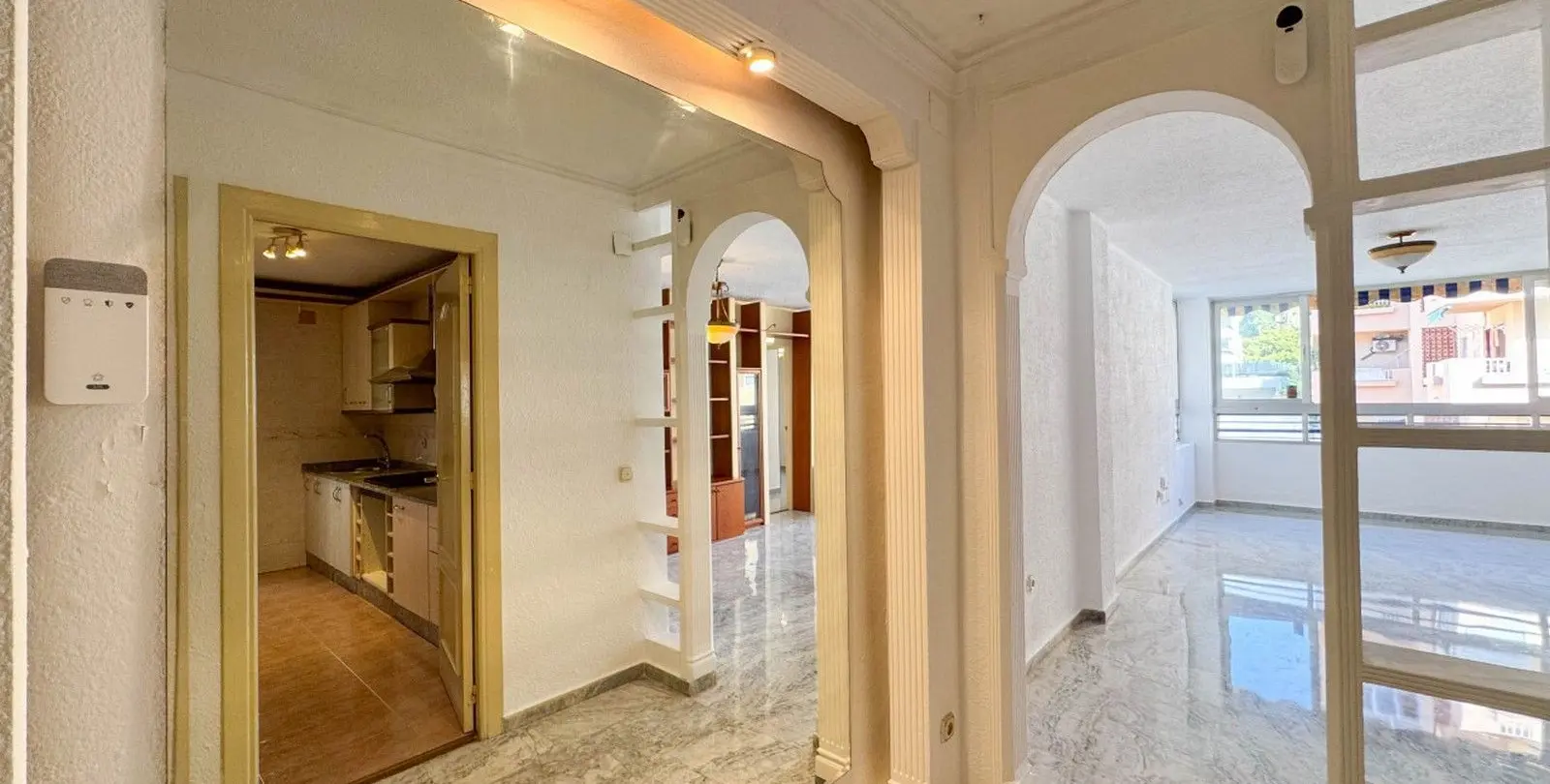Venta de apartamento en planta media en Marbella 32