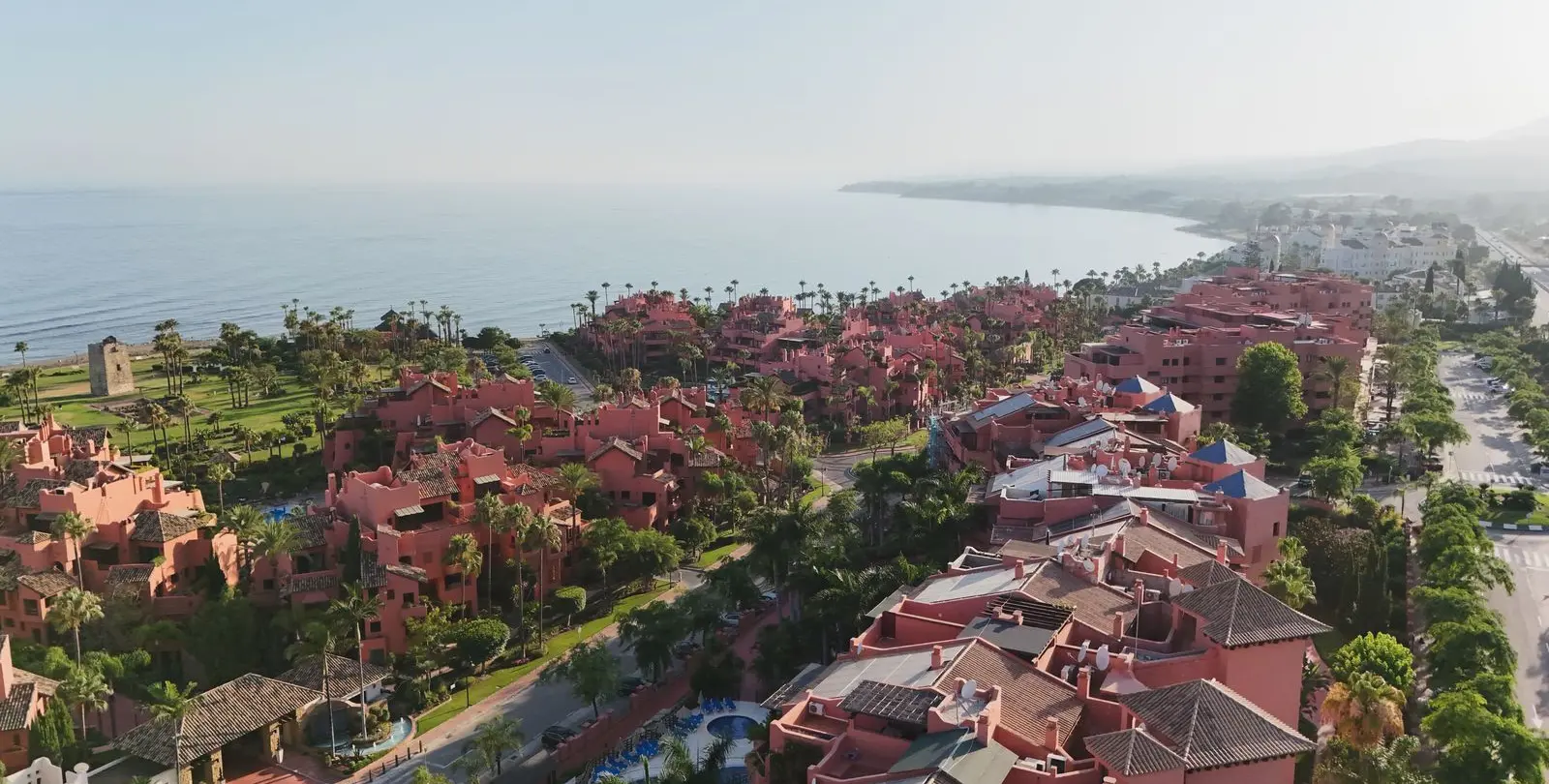 Venta de apartamento en planta media en Estepona 4