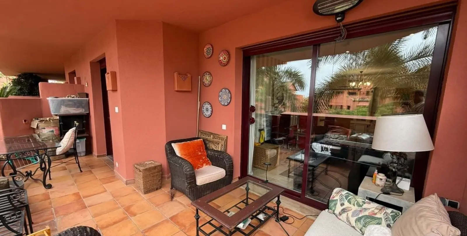Venta de apartamento en planta media en Estepona 6