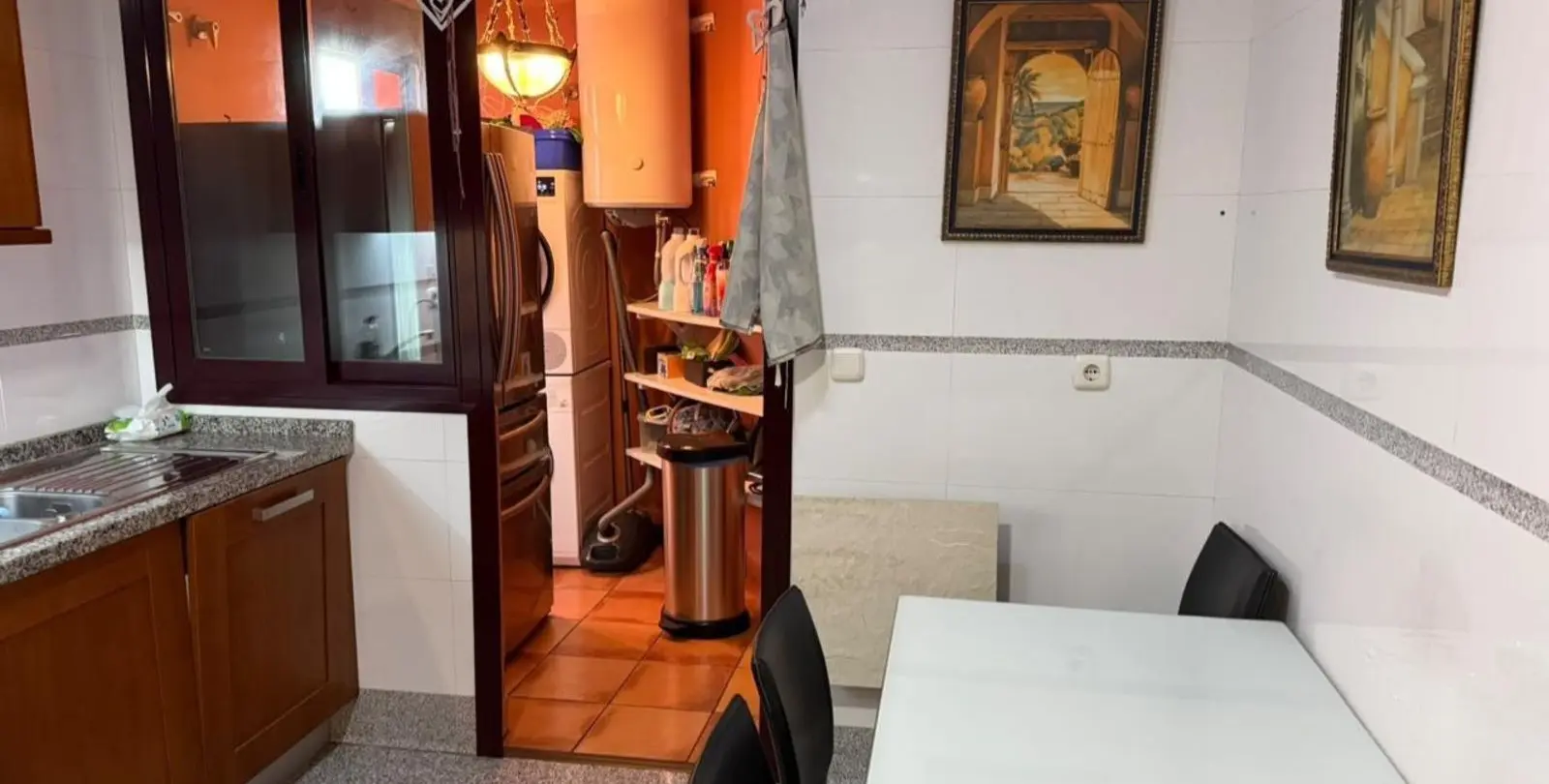 Venta de apartamento en planta media en Estepona 14