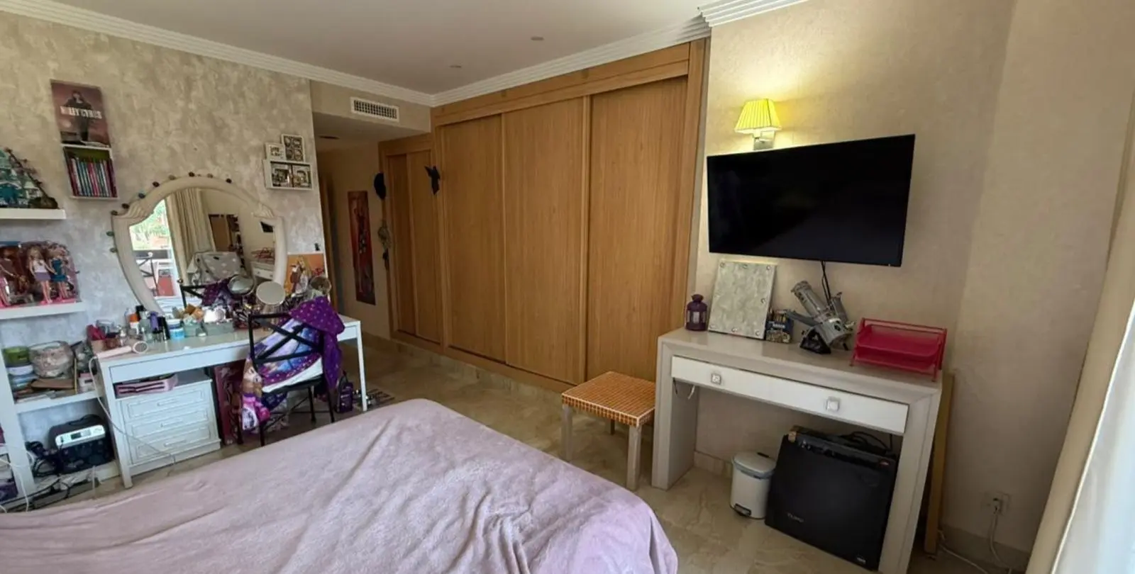 Venta de apartamento en planta media en Estepona 15