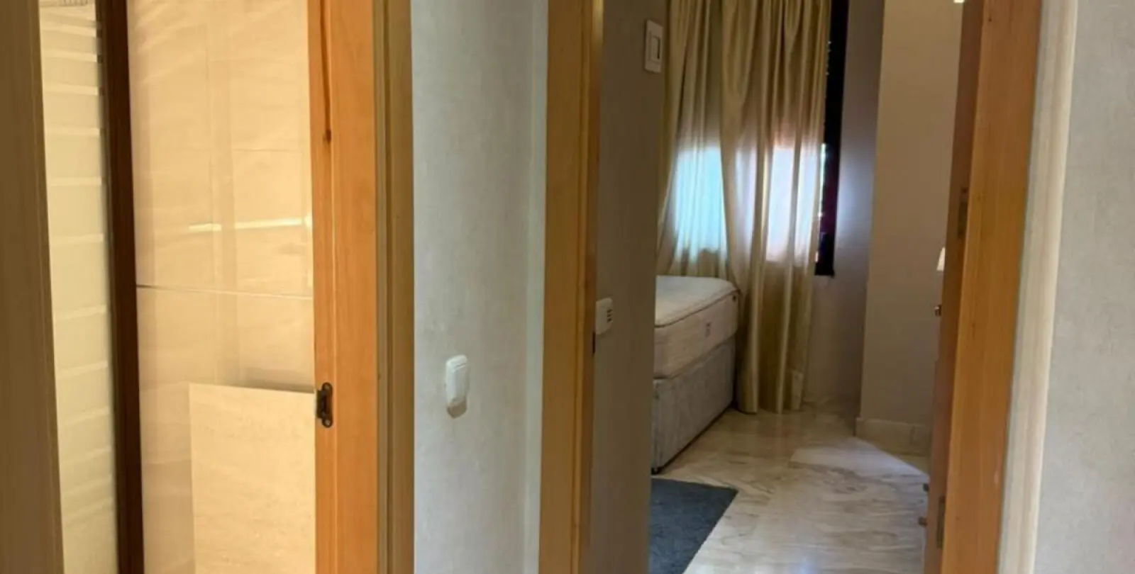 Venta de apartamento en planta media en Estepona 24
