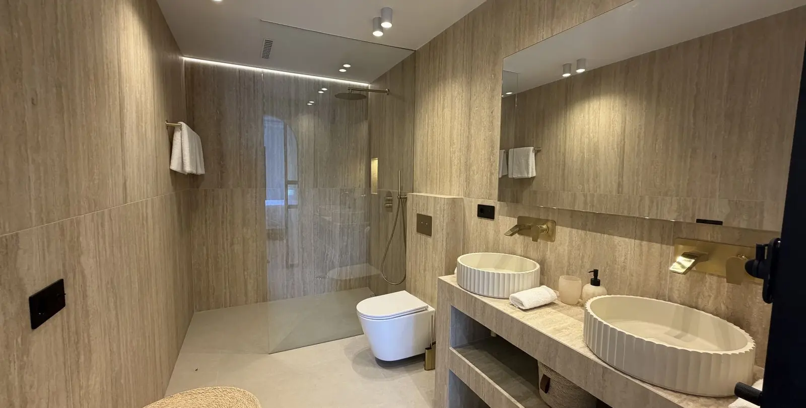 Venta de apartamento en planta baja en La Quinta 6