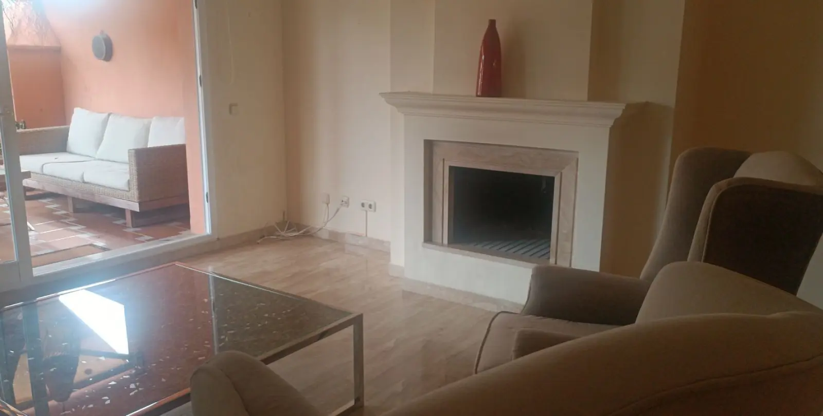 Venta de apartamento en planta media en Guadalmina Baja 19