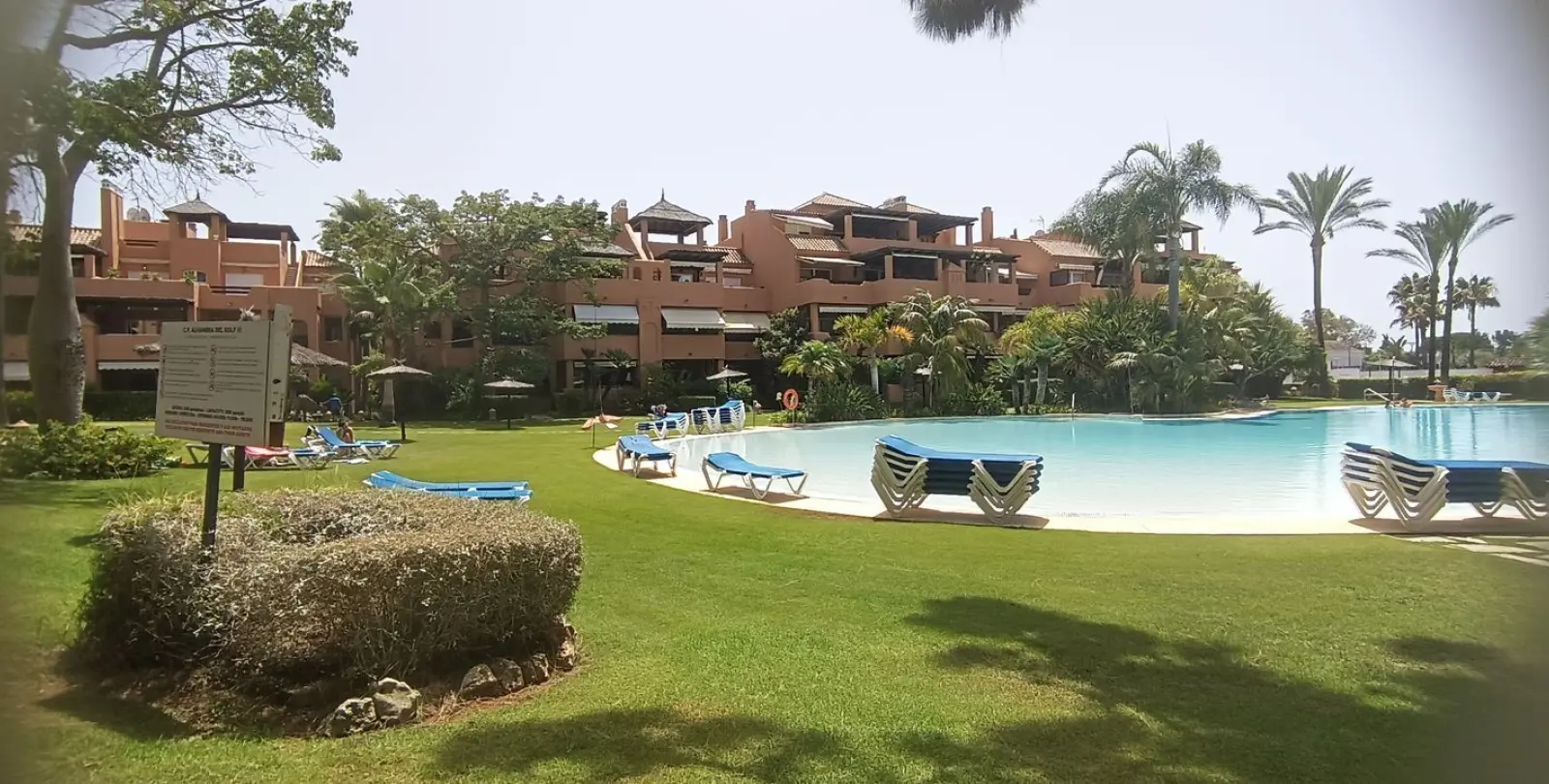 Venta de apartamento en planta media en Guadalmina Baja 22