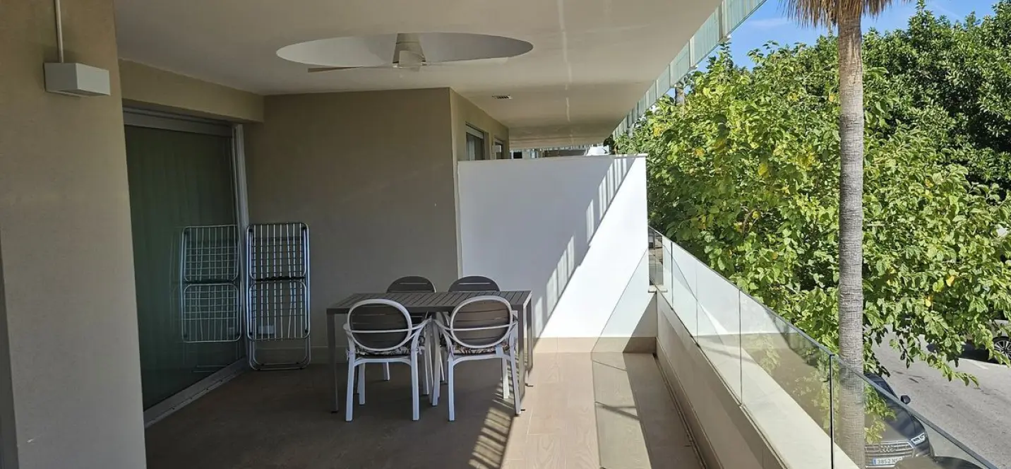 Venta de apartamento en planta media en San Pedro de Alcántara 2