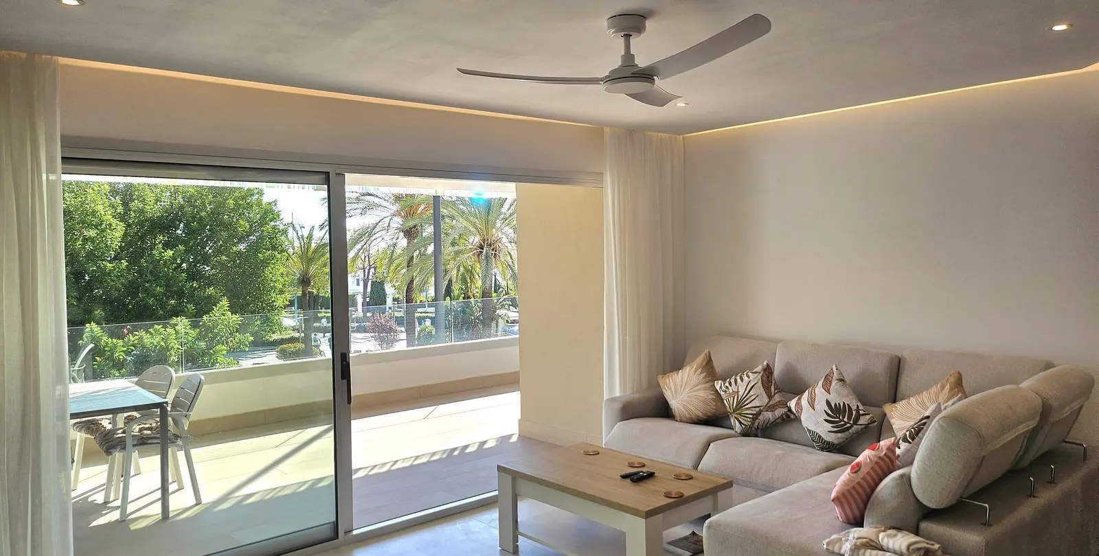 Venta de apartamento en planta media en San Pedro de Alcántara 4