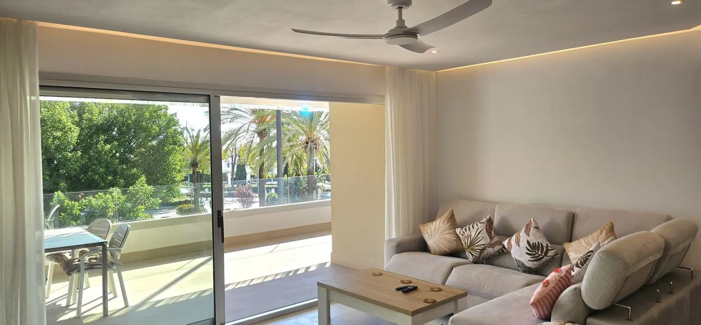 Venta de apartamento en planta media en San Pedro de Alcántara 3