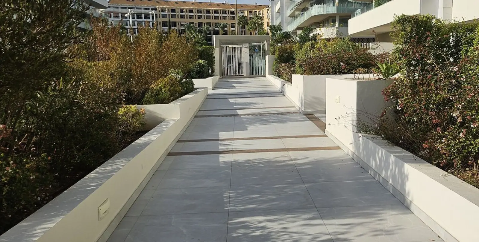 Venta de apartamento en planta media en San Pedro de Alcántara 17