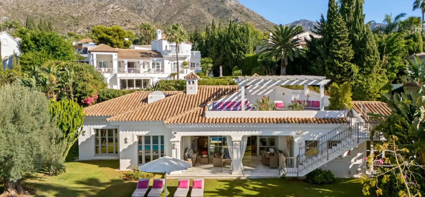Venta de villa independiente en Sierra Blanca 0