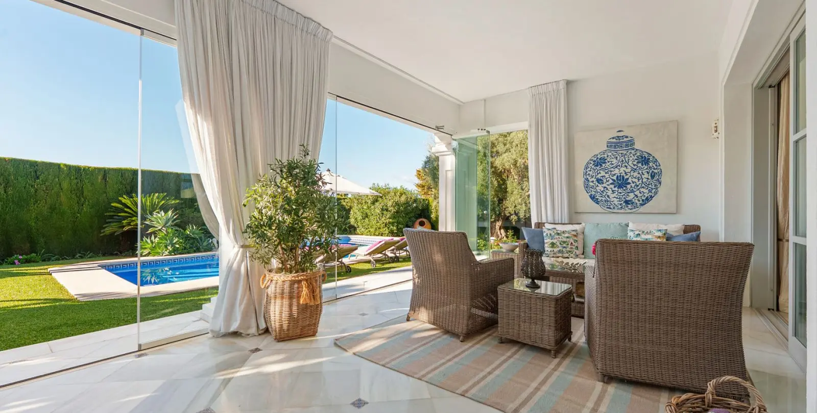 Venta de villa independiente en Sierra Blanca 5