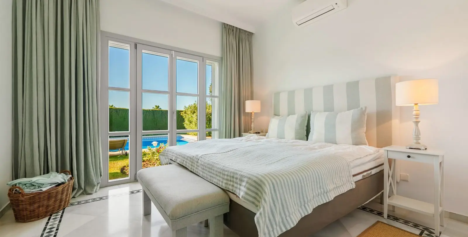 Venta de villa independiente en Sierra Blanca 17