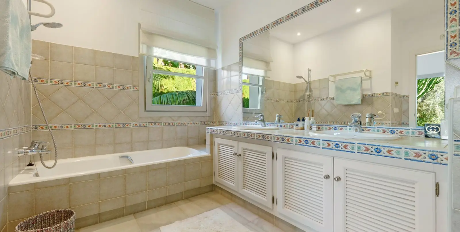 Venta de villa independiente en Sierra Blanca 18