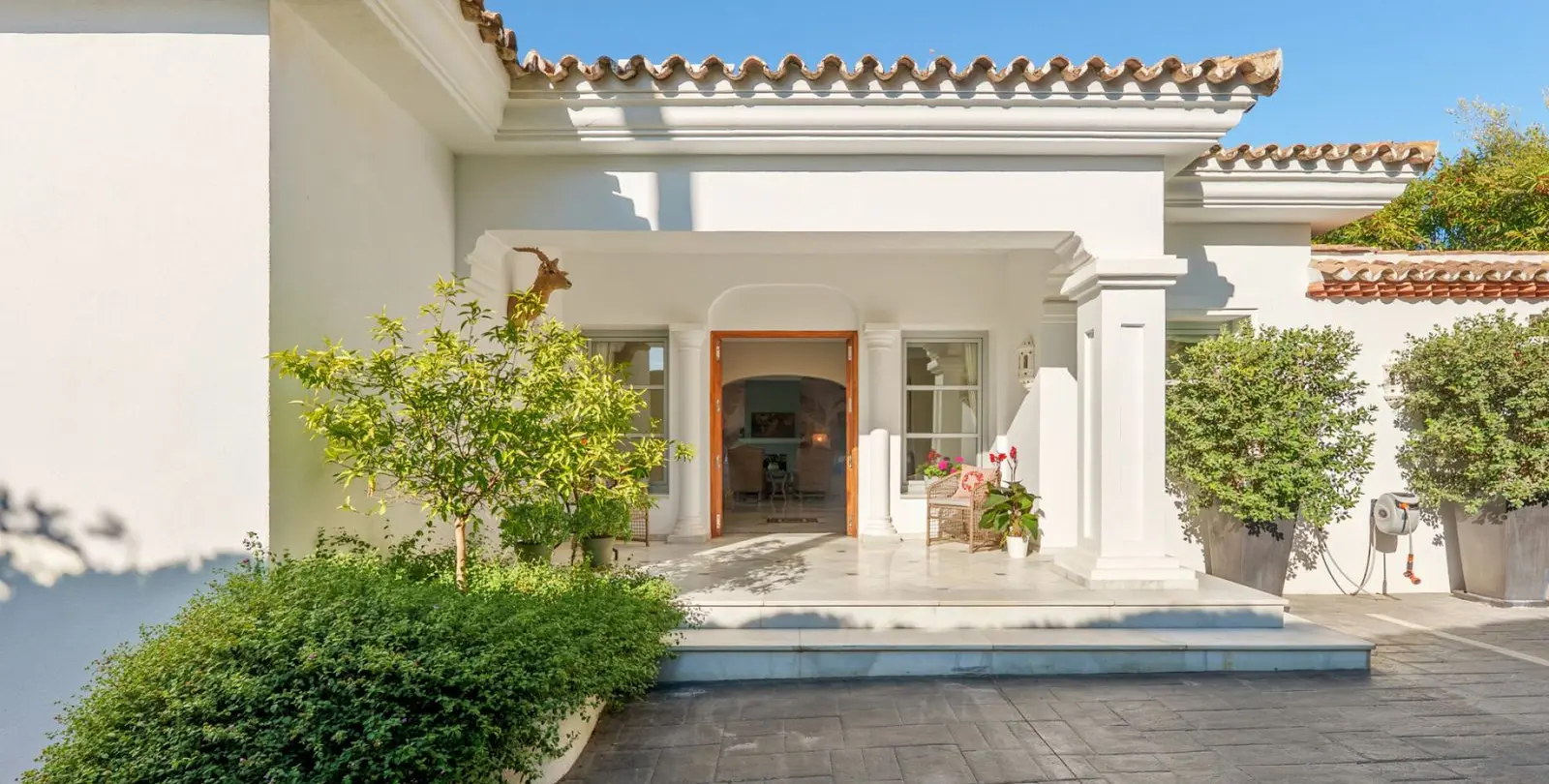 Venta de villa independiente en Sierra Blanca 28