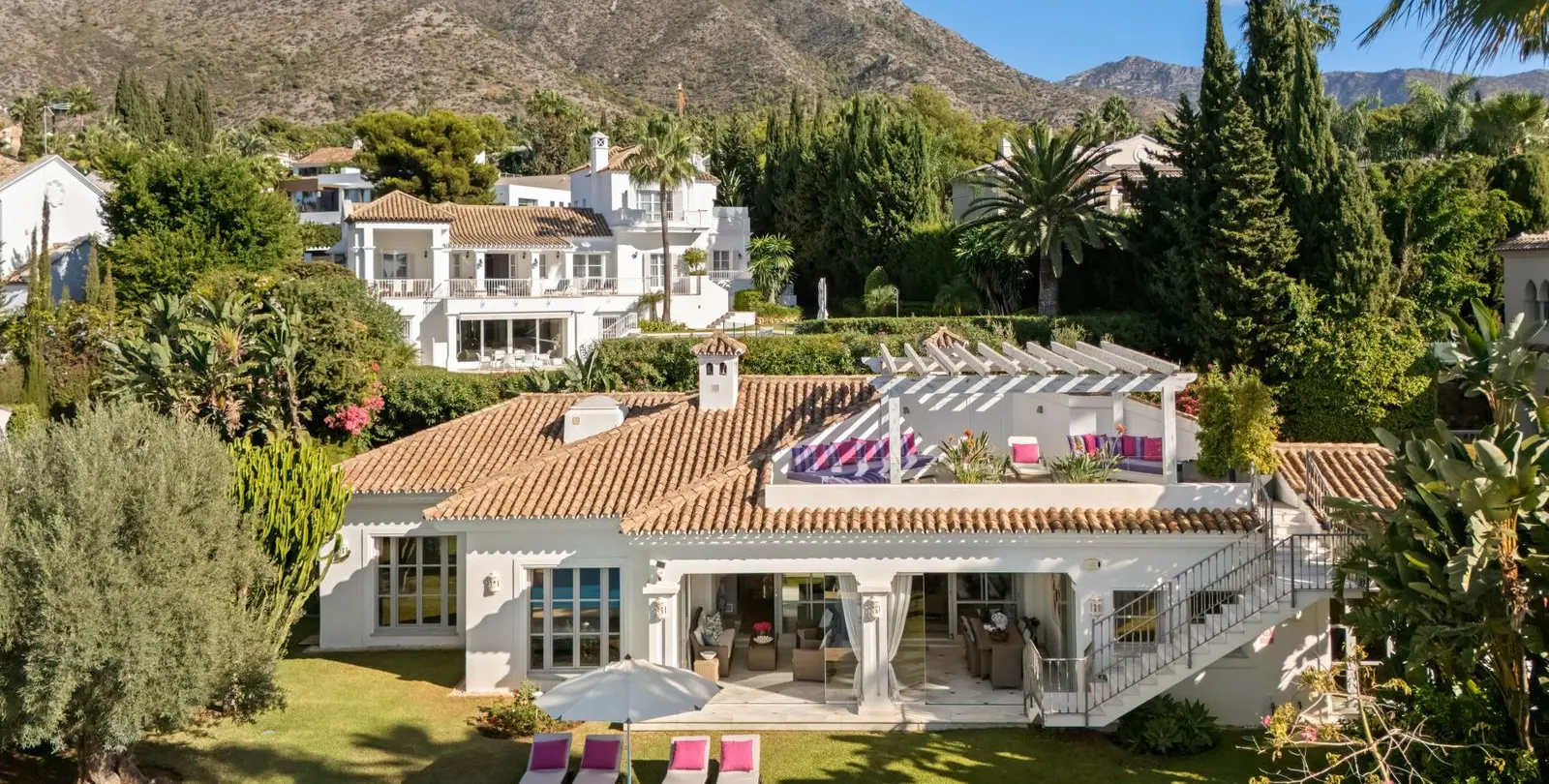 Venta de villa independiente en Sierra Blanca 37