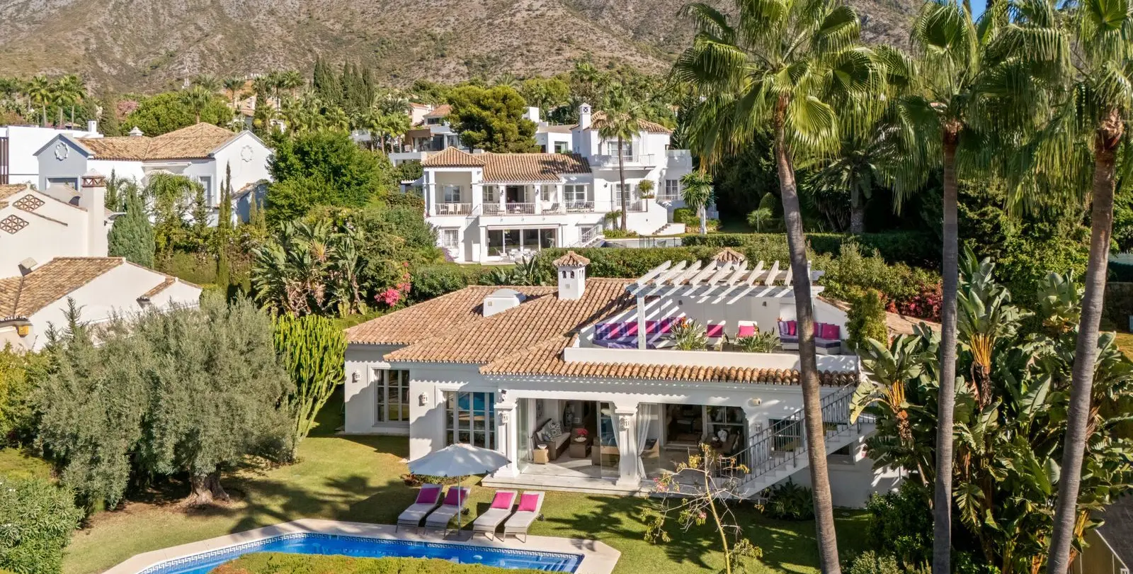 Venta de villa independiente en Sierra Blanca 38