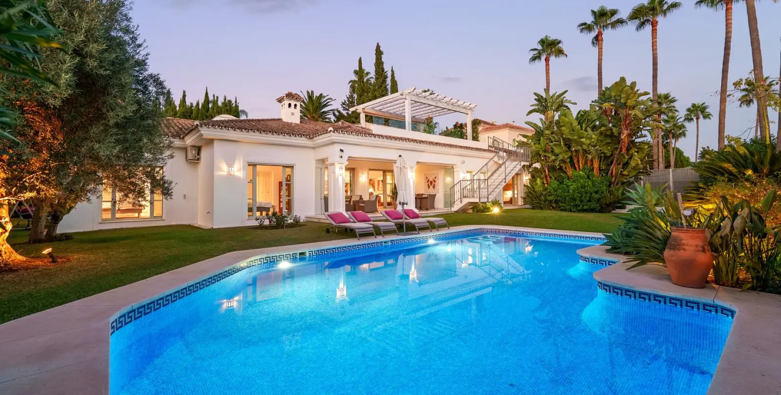 Venta de villa independiente en Sierra Blanca 40
