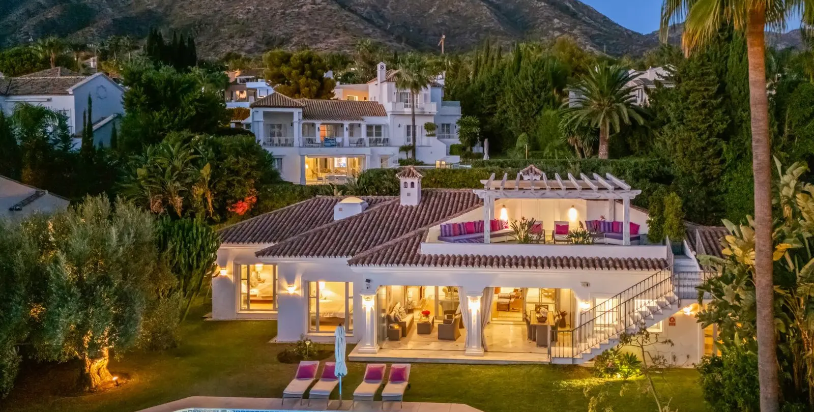 Venta de villa independiente en Sierra Blanca 52