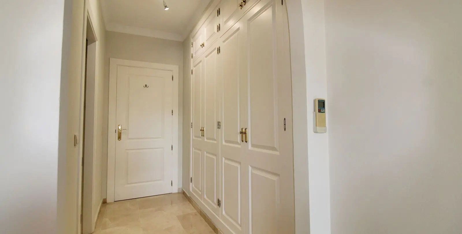 Sale of ground floor apartment in La Cala Hills 22
