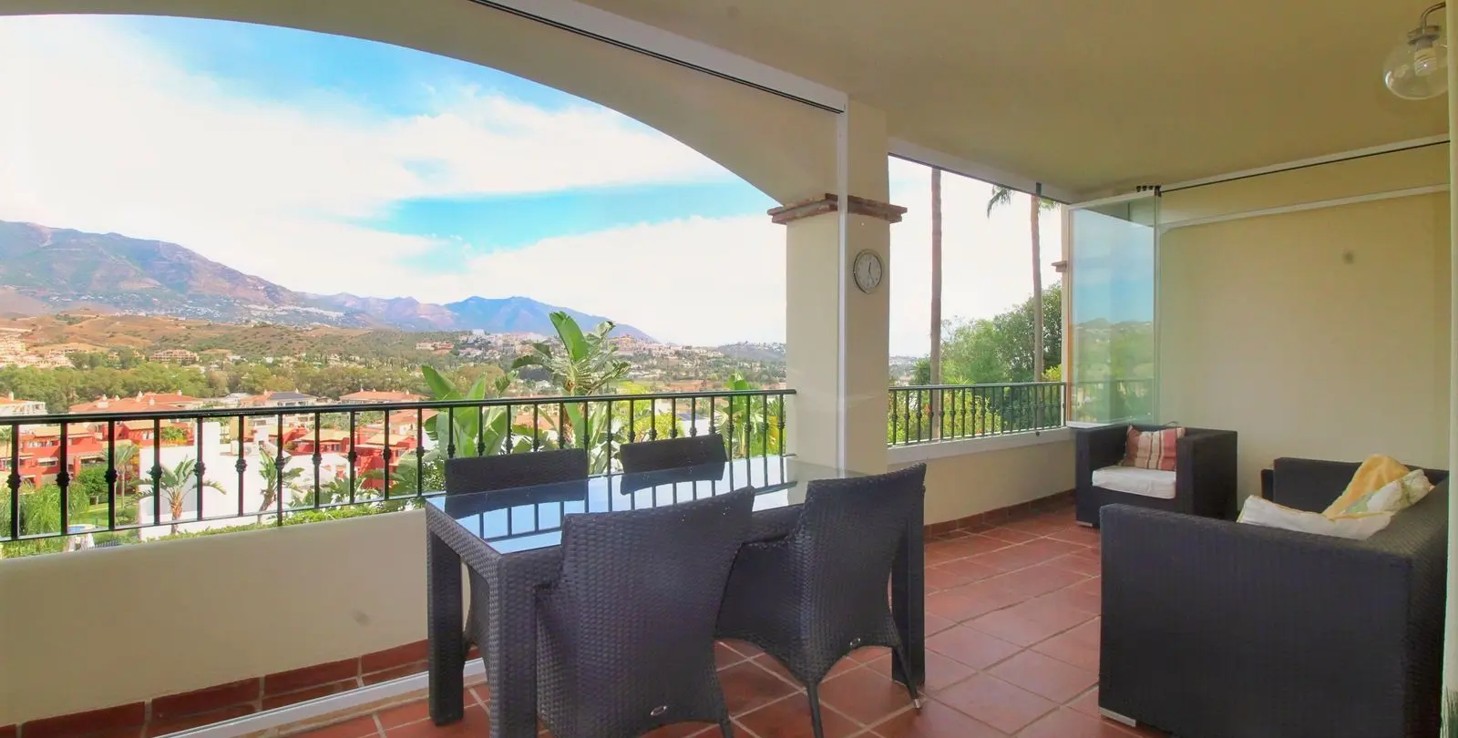 Sale of ground floor apartment in La Cala Hills 28