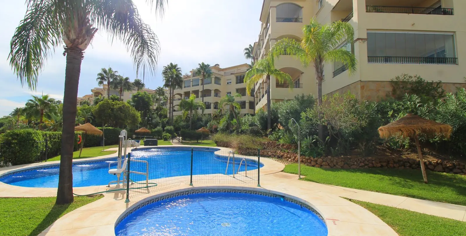 Sale of ground floor apartment in La Cala Hills 35
