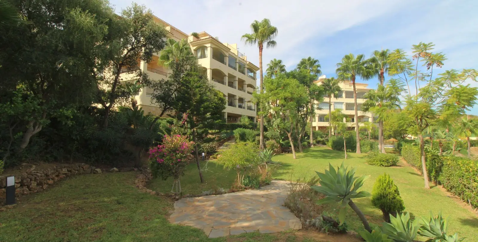 Sale of ground floor apartment in La Cala Hills 38
