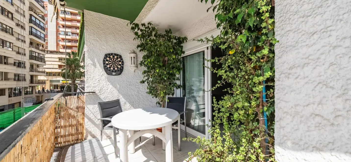 Venta de apartamento en planta media en Marbella 1