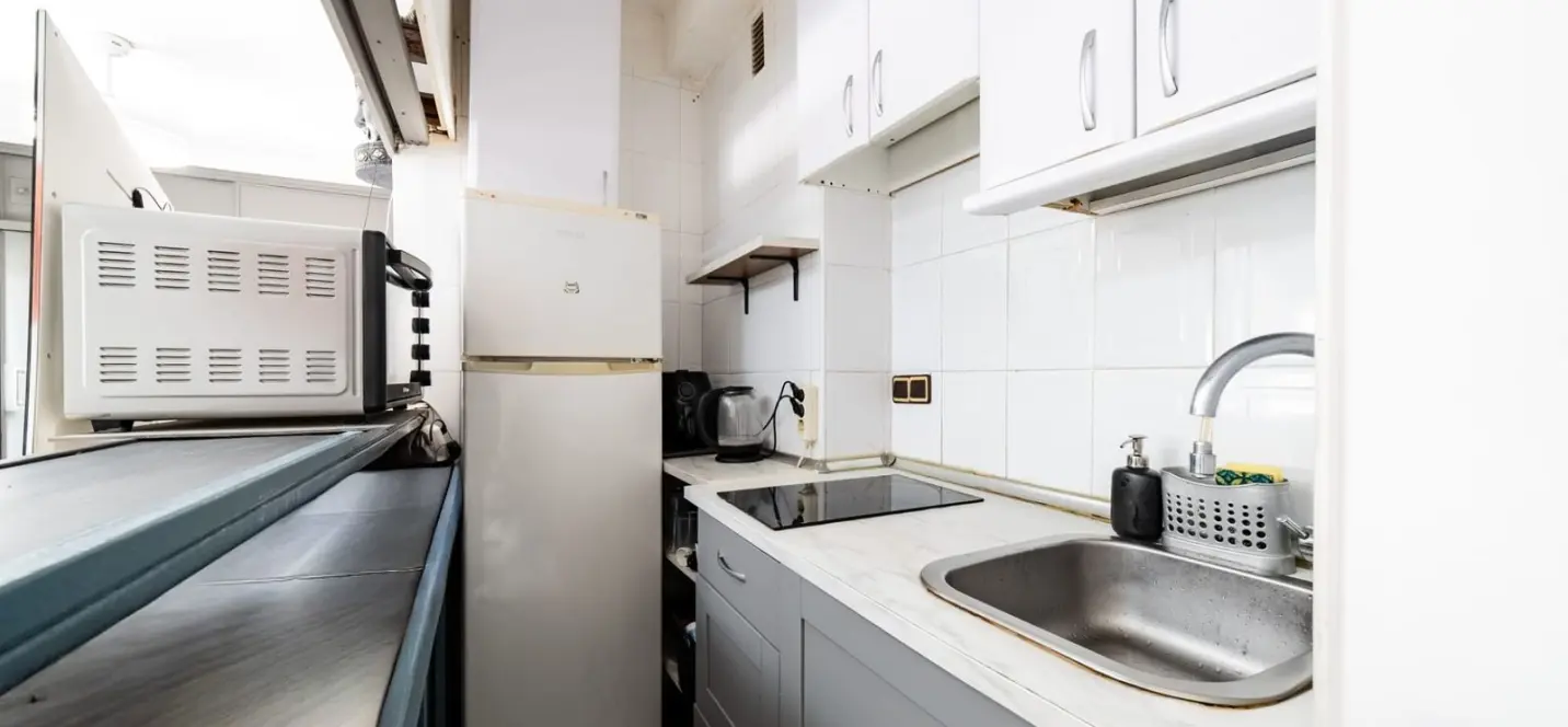 Venta de apartamento en planta media en Marbella 2