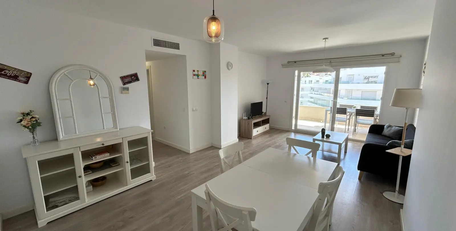 Venta de apartamento en planta media en Nueva Andalucía 5