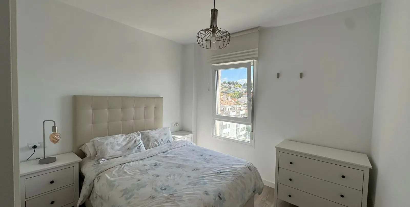 Venta de apartamento en planta media en Nueva Andalucía 18