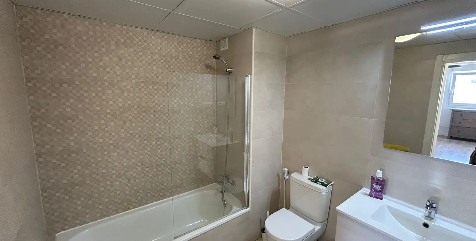 Venta de apartamento en planta media en Nueva Andalucía 21