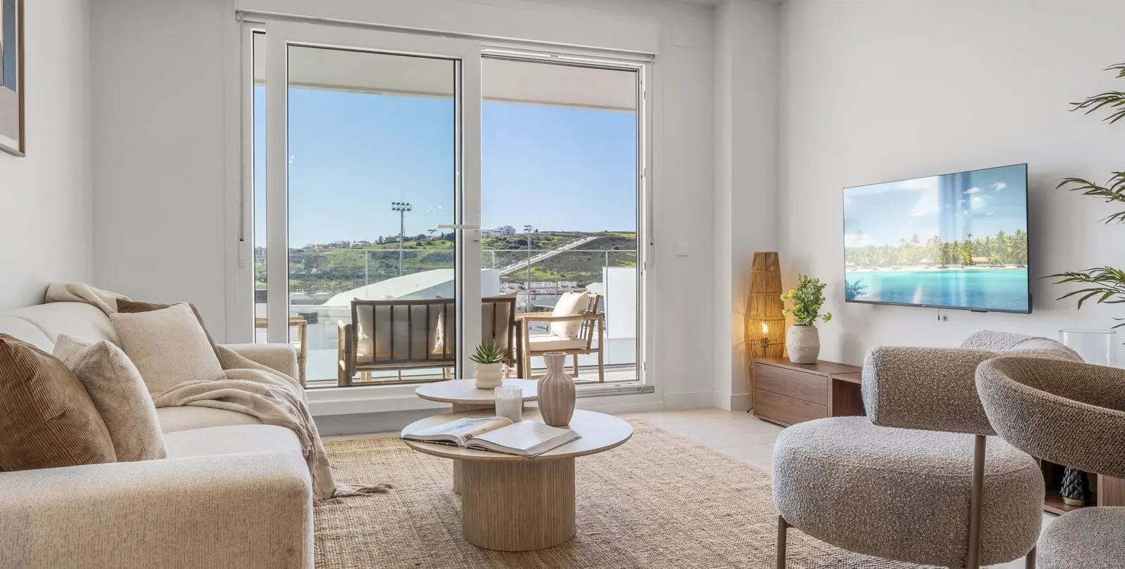 Venta de apartamento en planta baja en Estepona 2