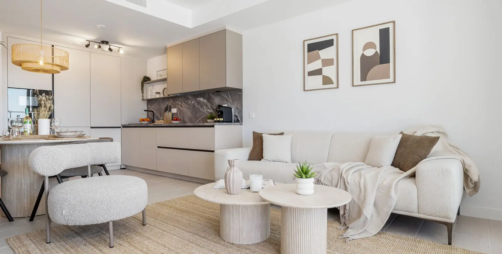 Venta de apartamento en planta baja en Estepona 3